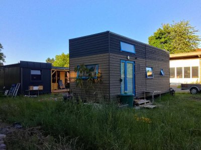 Tiny House auf Wiese in Coburg