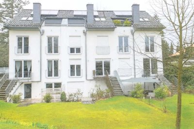 Exklusives Wohnen in Wannsee – Reihenhaus mit EBK, Parkett & Fußbodenheizung