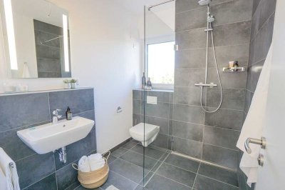 RESERVIERT! Luxus trifft Freiraum: 2-Zimmer-Neubau mit Balkon – Ihr privates Paradies!