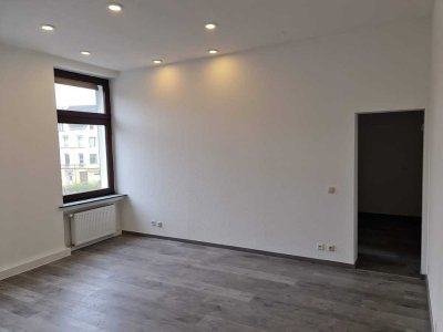 kpl. renovierte 2,5 Zimmer mit neuen Bad