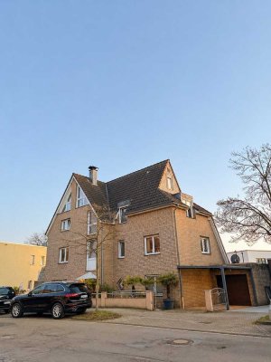 Hochwertige Masionette- EG-Wohnung, Garage & großzügige Terrasse mit Outdoorküche