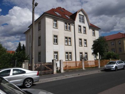 EINE 2 Raum Wohnung in Briesnitz im 2. OG