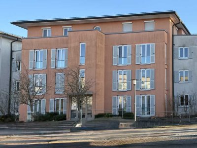 Helle, gut geschnittene 3,5 Zimmer-Erdgeschosswohnung mit Garten in ruhiger Lage