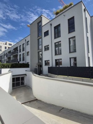 Moderne 4-Zimmer-Penthouse-Wohnung  mit EBK in zentraler Lage von Bad Vilbel