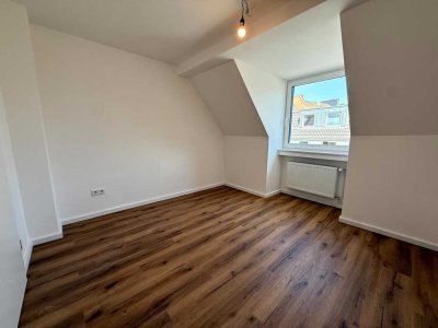 Kernsanierte 3-Zimmer-Dachgeschosswohnung + exklusiver Dachboden (Sondernutzung) in Köln-Mülheim