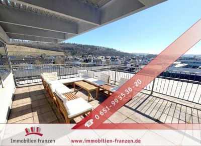 Schicke Penthouse-Wohnung, renoviert und in zentraler Lage, mit hochwertiger Ausstattung, großer Dac