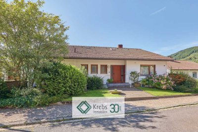 Burgenpanorama inklusive: sonnenverwöhntes Ein- bis Zweifamilienhaus mit prächtigem Privatgarten