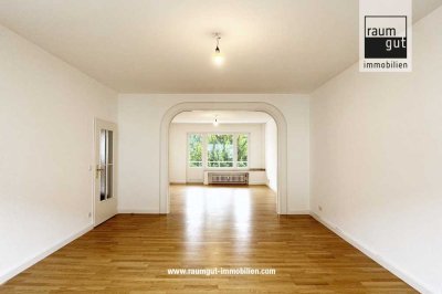 Lichtdurchfluteter Altbaucharme - 3-Zimmer-Wohnung mit Balkon und Blick ins Grüne