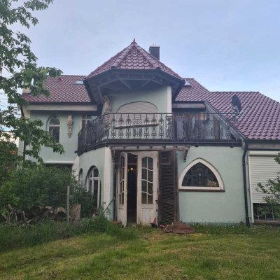 Repräsentative Villa mit 10 Zimmern und Garage in Aalen