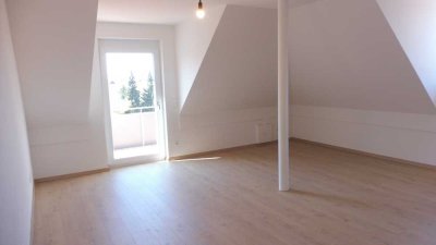 Top 3-Zimmer-Dachstudio-Komfort-Neubau-Wohnung mit bester Austattung und  gr. Westbalkon