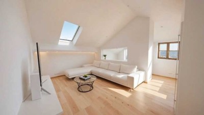 Erstbezug nach Kernsanierung - Wunderschöne 3 Zimmer-Dachgeschosswohnung
