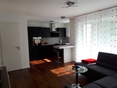 Exklusive 2-Zimmer-Wohnung mit Balkon und EBK in Langen (Hessen)