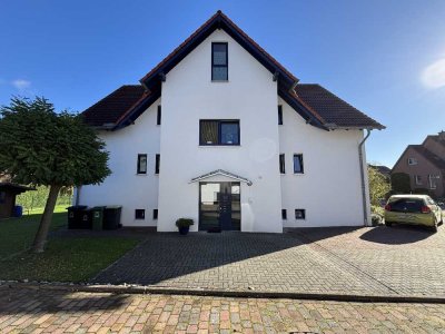 Wohn(t)raum mit Gartenanteil  und  Sonnenterrasse: 3 ZKB in begehrter 4er-WEG in Holzhausen