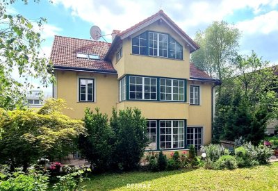 Landhausfeeling in der Stadt - Ein Haus mit vielen Möglichkeiten!!!