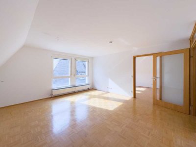 Zentrale Dachgeschosswohnung mit ruhigem Balkon und tollem Ausblick