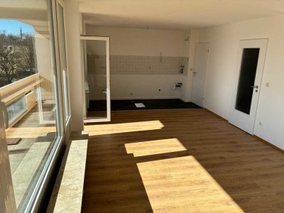 ***2-Zimmer-Wohnung mit großem Balkon, Zentral aber ruhig für vorläufig 2 Jahre***