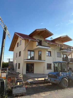 Neubau - Helle Dachgeschosswohnung mit Bergblick