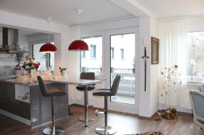 Traumwohnung! Inkl. Top Küche, Balkon und Garage! Moderne, offene 2-Raum-Wohnung mit Top Ausstattung