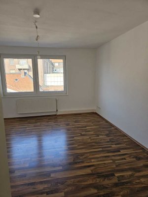 Lichtdurchflutete 2 - Zimmer Wohnung