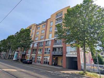 +++Mittendrin auf der „KarLi“: Helles 1-Raum-Apartment mit Einbauküche, Balkon & Aufzug+++