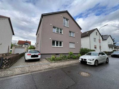 Schöne, neuwertige - 3-ZKB im Dachgeschoss mit Carport-Stellplatz