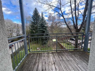 TOP sanierte DG-Whg. mit Balkon zum Innenhof und Bad mit Wanne !!!!