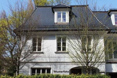 + Kleine Wohnung mit Kellerraum +