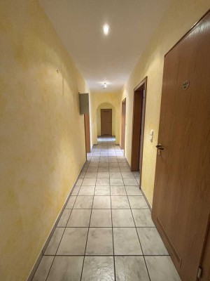 �3,5-4 Zimmern, Balkon, Gartenmitbenutzung, Wohnküche, Badewanne & Dusche, GästeWC�