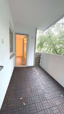 Lindenthal/ Sülz, sanierte 1 Zimmerwohnung mit Balkon im Grünen