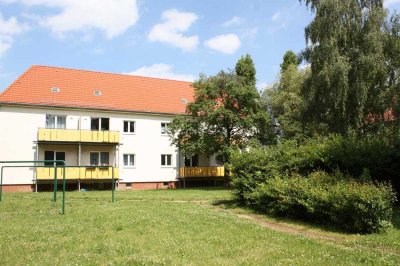 2-Raum-Wohnung mit Balkon und Bad mit Dusche in der grünen Erla-Siedlung
