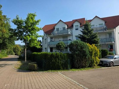 GEPFLEGTE VIERZIMMERWOHNUNG IM ERDGESCHOSS  MIT GARTEN UND GARAGE