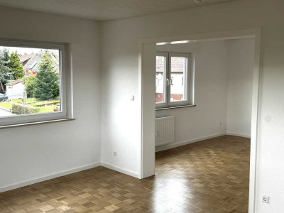 Attraktive 4,5-Zimmer Wohnung in Auenwald, top renoviert, inkl. EBK, Südbalkon, Keller, Garage ...