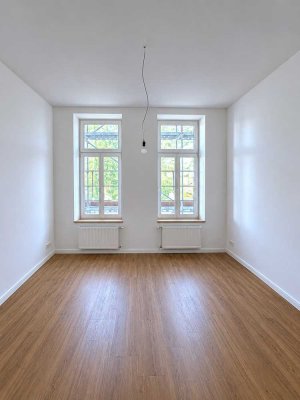 Kernsanierung 2025! hochwertig ausgestattete 2-Raum-Wohnung mit gr. Küche und Südterrasse