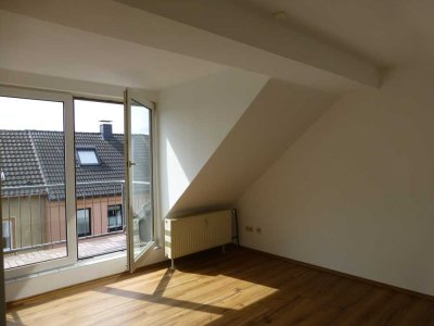 lichtdurchflutete Dachgeschosswohnung in unmittelbarer U35 Nähe