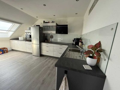 Moderne Dachgeschosswohnung mit Dachterrasse in Römerberg / Mechtersheim zu vermieten