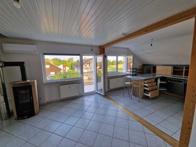 Smart & stilvoll: 3,5-Zi.-DG-Wohnung mit Garten, Garage, Stellplatz – frisch renoviert