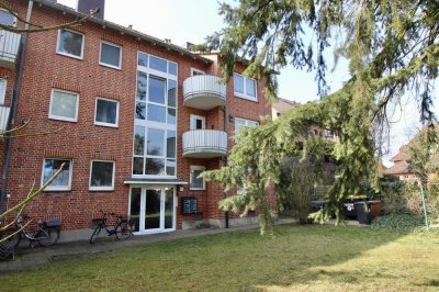 Exklusive, gepflegte 1-Zimmer-Wohnung mit Balkon und EBK im Roten Felde - Lüneburg