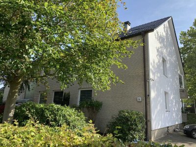 SCHÖNE 4-ZI-WOHNUNG MIT SONNEBALKON, 2 EBENEN UND CA. 120 M² GRUNDFLÄCHE, NEU RENOVIERT