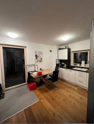 1.5 Zimmer Erdgeschosswohnung in Mutters mit Einbaukueche und Parkplaetzen