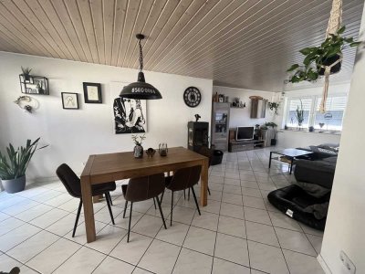 Zentrumsnahe 3,5-Zimmer-Wohnung mit Kaminofen, Balkon und Tiefgaragenstellplatz - Privatverkauf