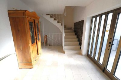 Einfamilienhaus mit Einbauküche, 2 modernen Bädern, Terrasse und kleinem Gartenanteil