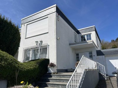 Einfamilienhaus mit ELW in Frankfurt am Main Seckbach
