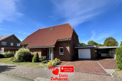 Junges modernes Wohnhaus mit viel Platz