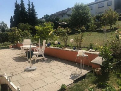 Helle 2-Zimmerwohnung mit Südterrasse und großem Garten!