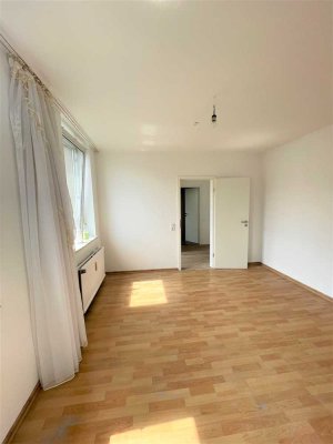 Charmante teilrenovierte Wohnung mit hervorragender Anbindung in Krefeld!