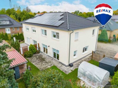 Investieren statt spekulieren - Doppelhaus mit PV in vermietungssicherer Lage