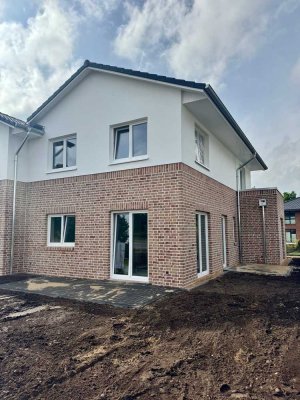 Attraktive 5-Raum-Doppelhaushälfte mit gehobener Innenausstattung und EBK in Rellingen