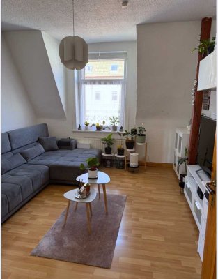 ALTBAUFLAIR - möbilierte 2 Zimmer - EBK - TAGESLICHTBAD MIT WANNE - SOFORT VERMIETBAR