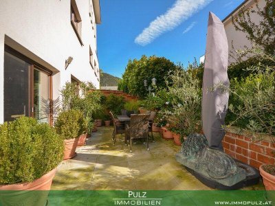 DOPPELHAUSHÄLFTE mit traumhaftem GARTEN