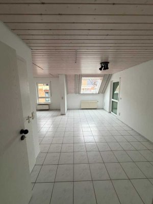 Frei - Balkon - Zentrum - hell und schön!